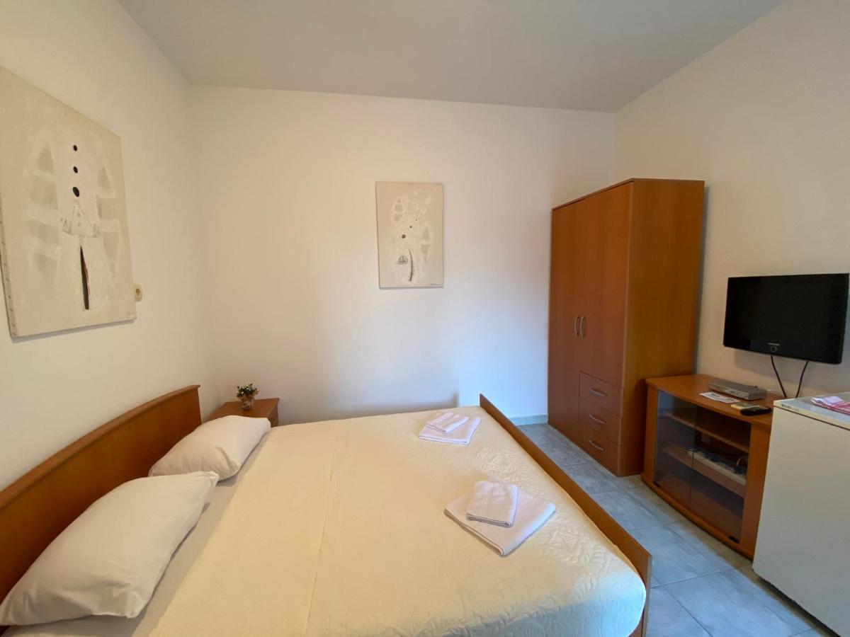 Apartments Mandarina Garden Petrovac Eksteriør billede