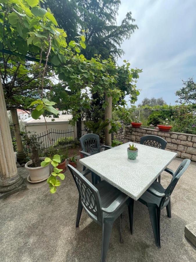Apartments Mandarina Garden Petrovac Eksteriør billede